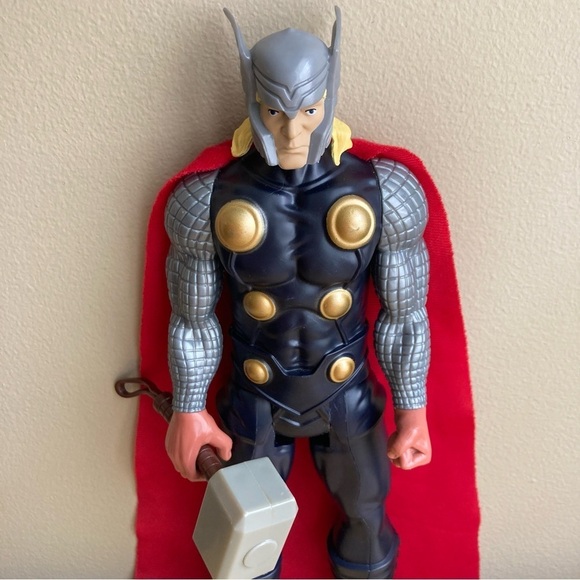 Marvel Avengers Titan Hero Series Thor 12-Inch Action Figure with Hammer - Picture 2 of 5